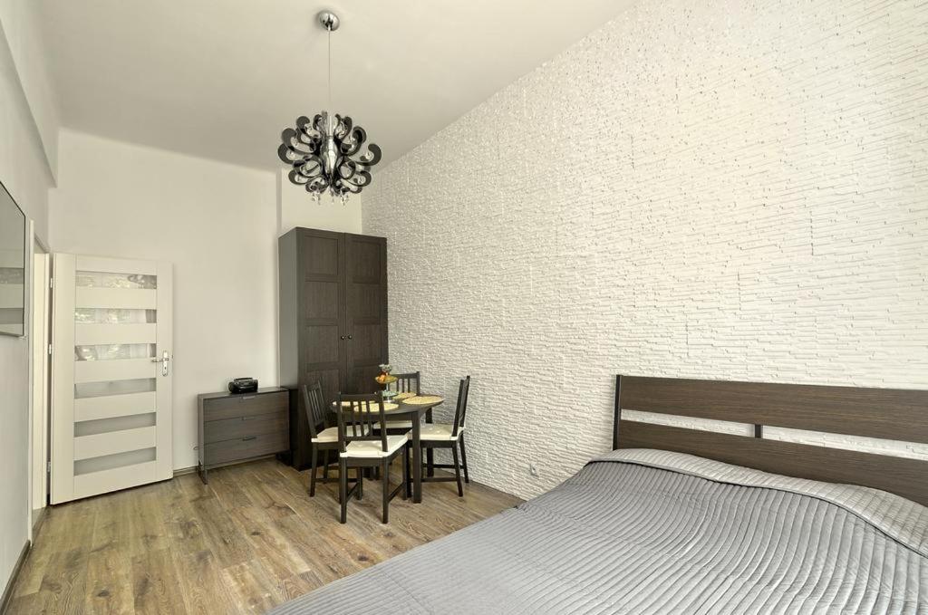 Apartament W Centrum :) Краков Экстерьер фото