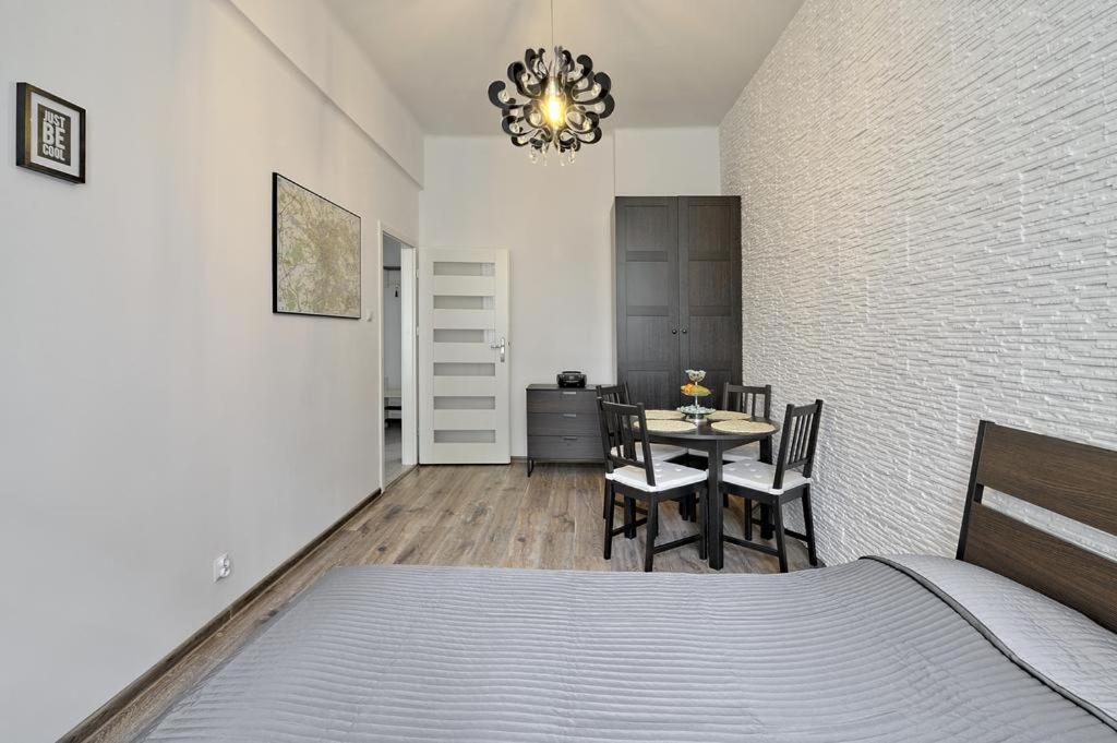 Apartament W Centrum :) Краков Экстерьер фото